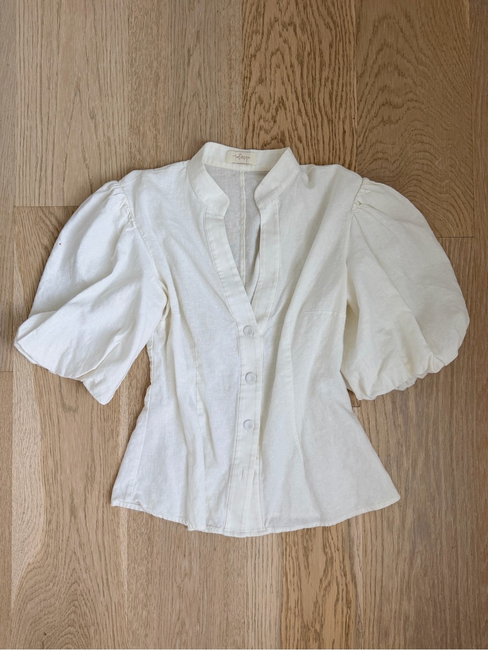 NWOT Petersyn Ivory Linen Puff-Sleeve Button Front Top